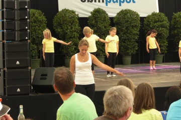 Minis mit Waka Waka (2)